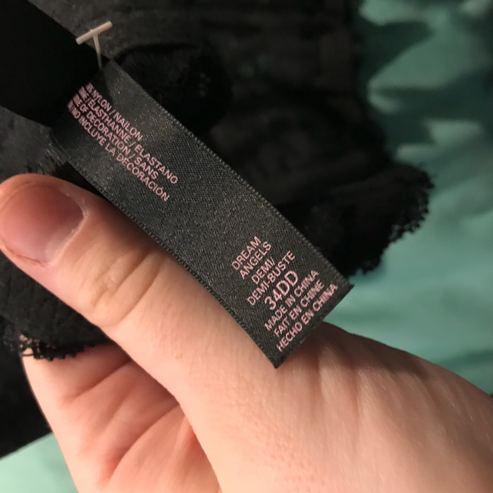 Long lined sexy black lace Victoria’s Secret Bra. - Picture 2 of 2
